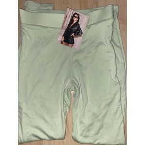 Naked Wardrobe Leggings